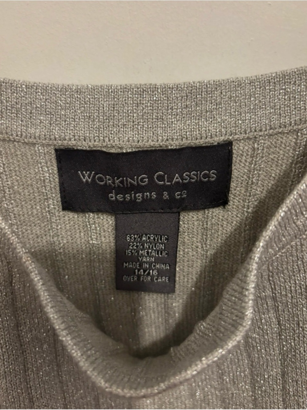Silver Ribbed Knit Tank - Picture 3 of 3